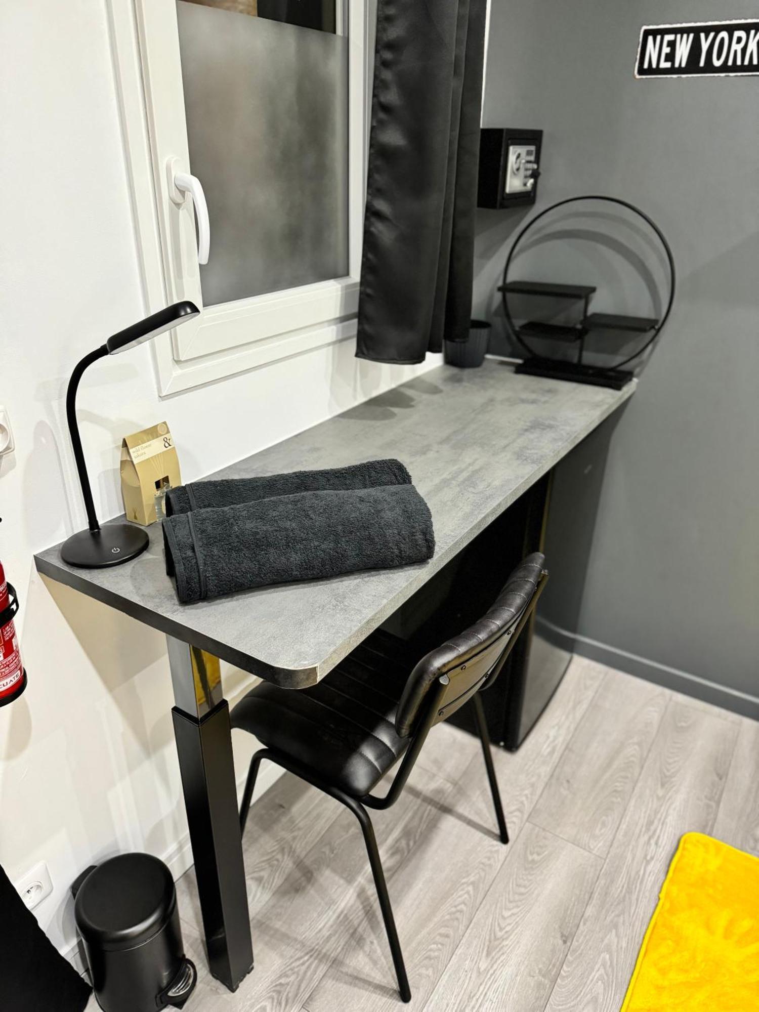 Worldroom Chambre Privee Avec Espace Commun Perpinhã Exterior foto